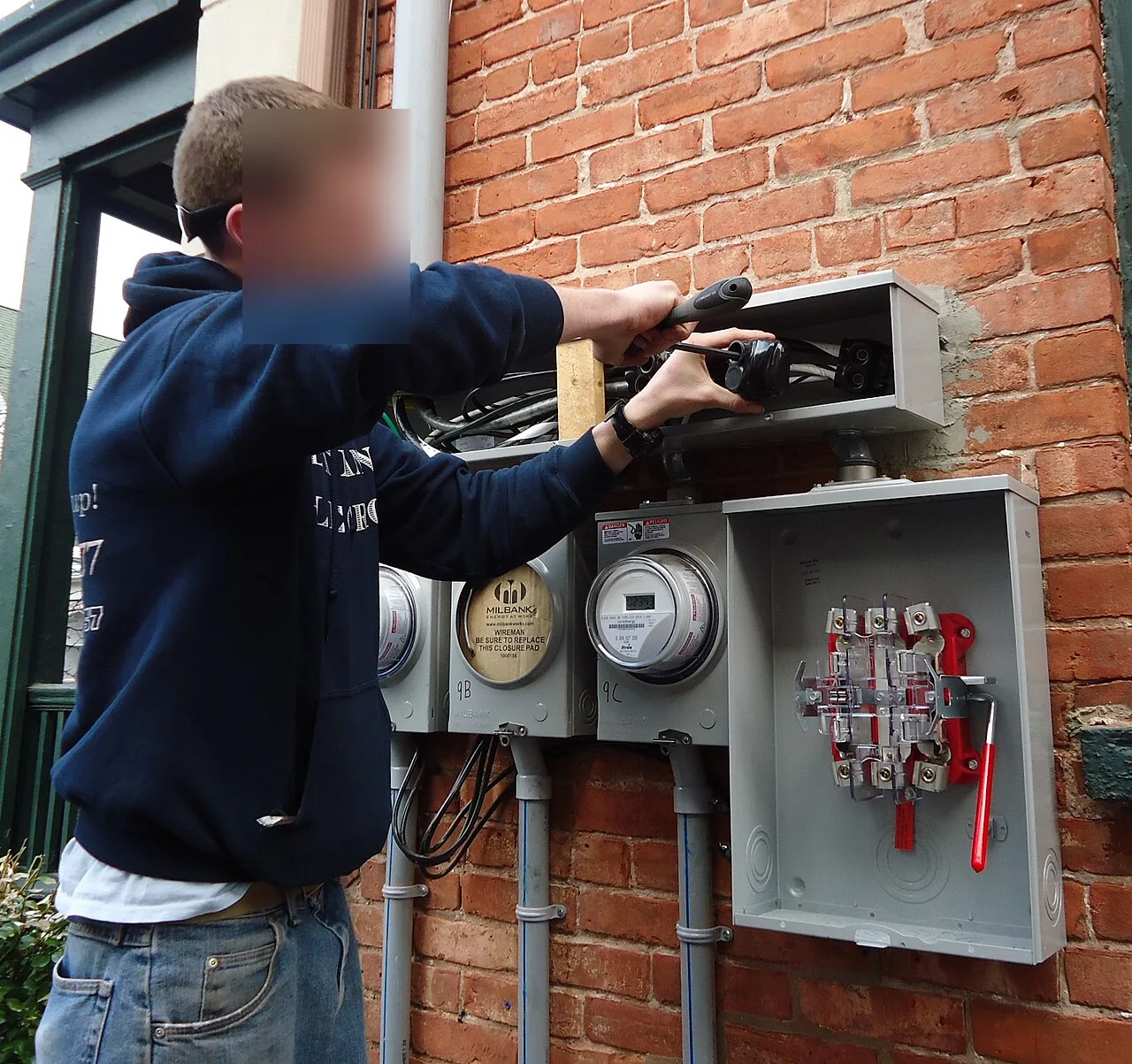 Electricista certificado - instalações e reparações eléctricas